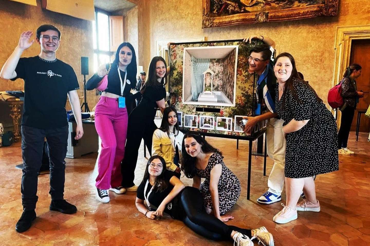 Vocational high school students, future upholsterers, pastry chefs or costume designers, shine at the Villa Médicis